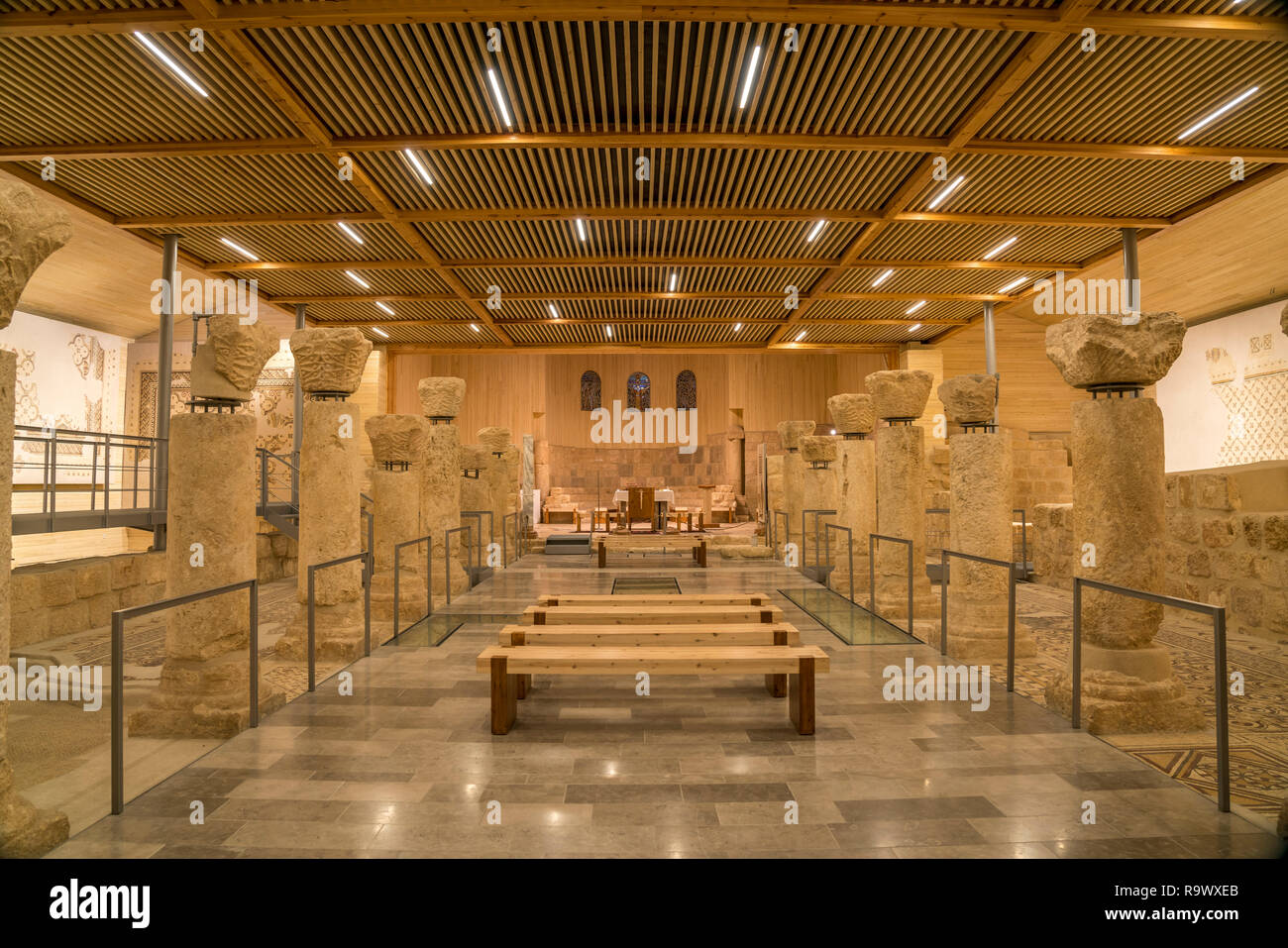 Innenraum der Moses-Gedächtniskirche auf dem Berg Nebo, Madaba, Jordanien, Asien  | Moses Memorial church interior on Mount Nebo,   Madaba, Jordan, As Stock Photo
