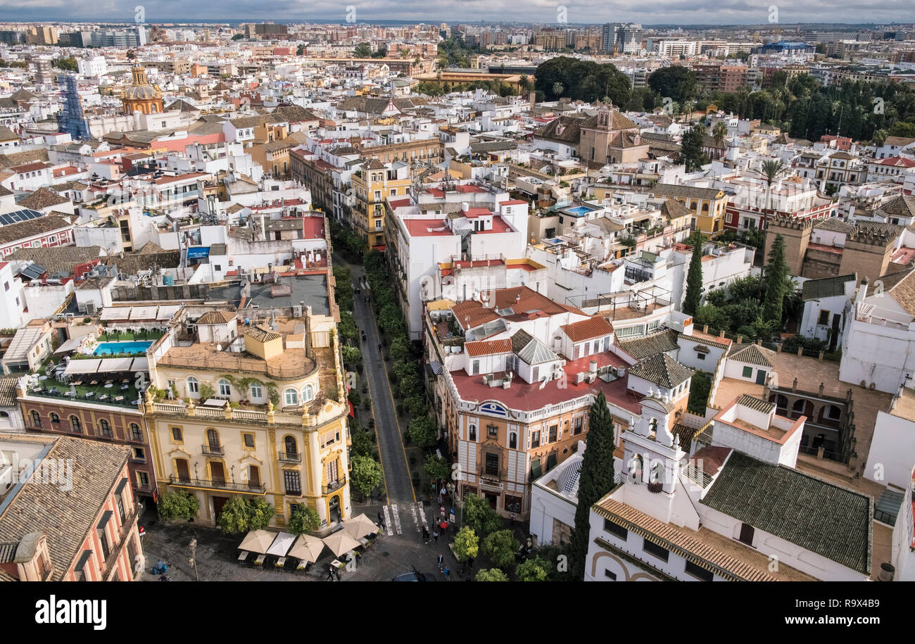 Old town quarter seville hi-res stock photography and images - Alamy