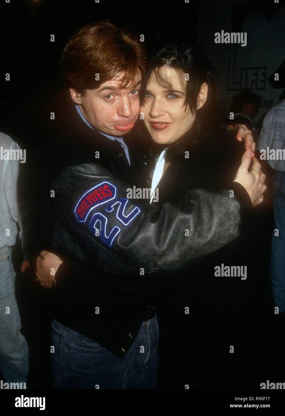HOLLYWOOD, CA - JUNE 26: Actor/comedian Mike Myers and wife Robin Ruzan attend the Fifth Annual Project Robin Hood Food Drive to Benefit Love Is Feeding Everyone (LIFE) on June 26, 1993 at Paramount Pictures Studios in Hollywood, California. Photo by Barry King/Alamy Stock Photo Stock Photo