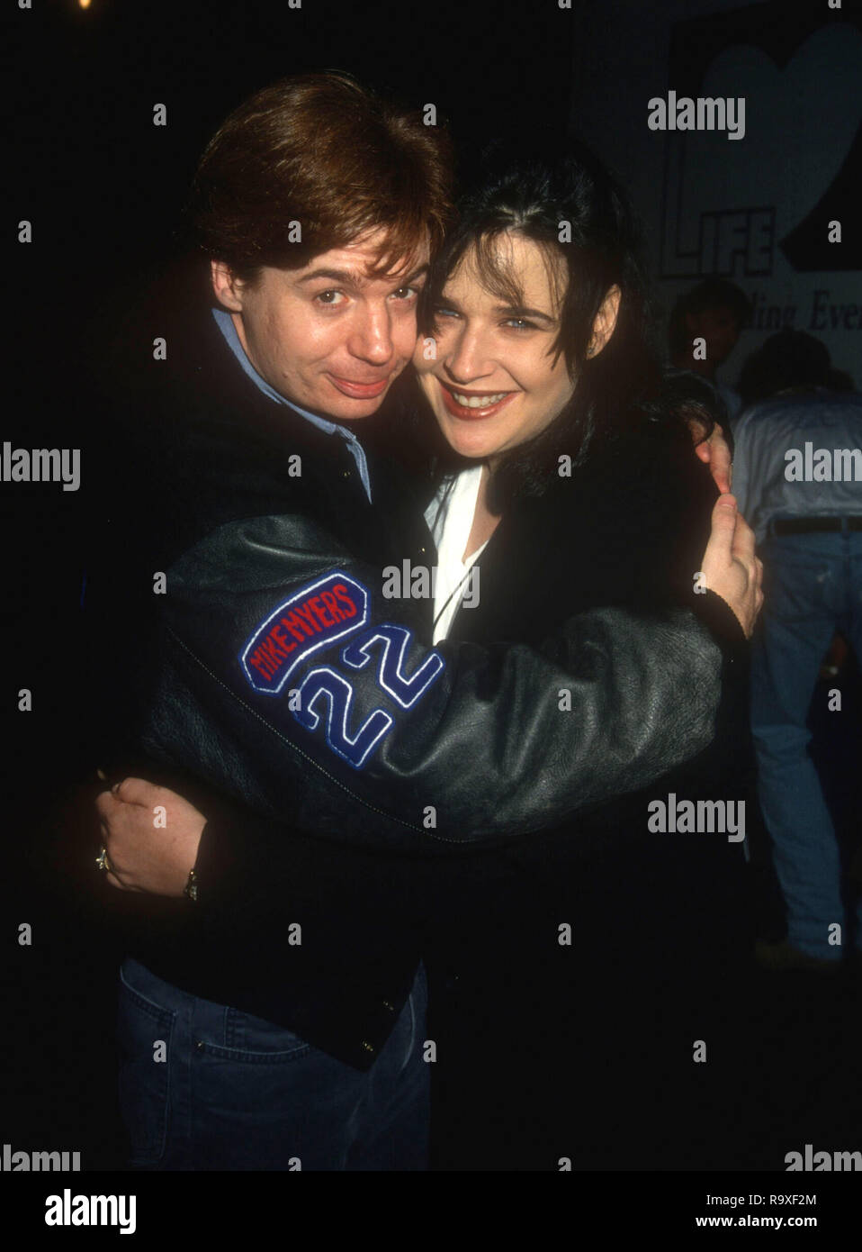 HOLLYWOOD, CA - JUNE 26: Actor/comedian Mike Myers and wife Robin Ruzan attend the Fifth Annual Project Robin Hood Food Drive to Benefit Love Is Feeding Everyone (LIFE) on June 26, 1993 at Paramount Pictures Studios in Hollywood, California. Photo by Barry King/Alamy Stock Photo Stock Photo