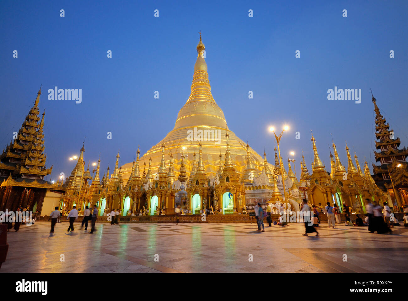 night shot of illuminated Shwedagon Pagoda Stock Photo
