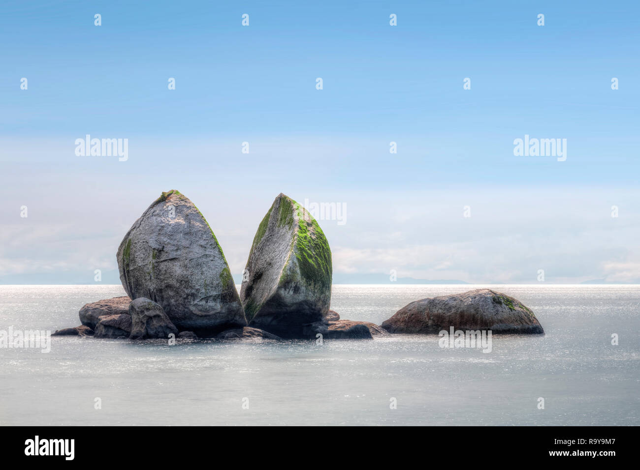 Split Apple Rock, Kaiteriteri, Tasman, South Island, New Zealand Stock Photo