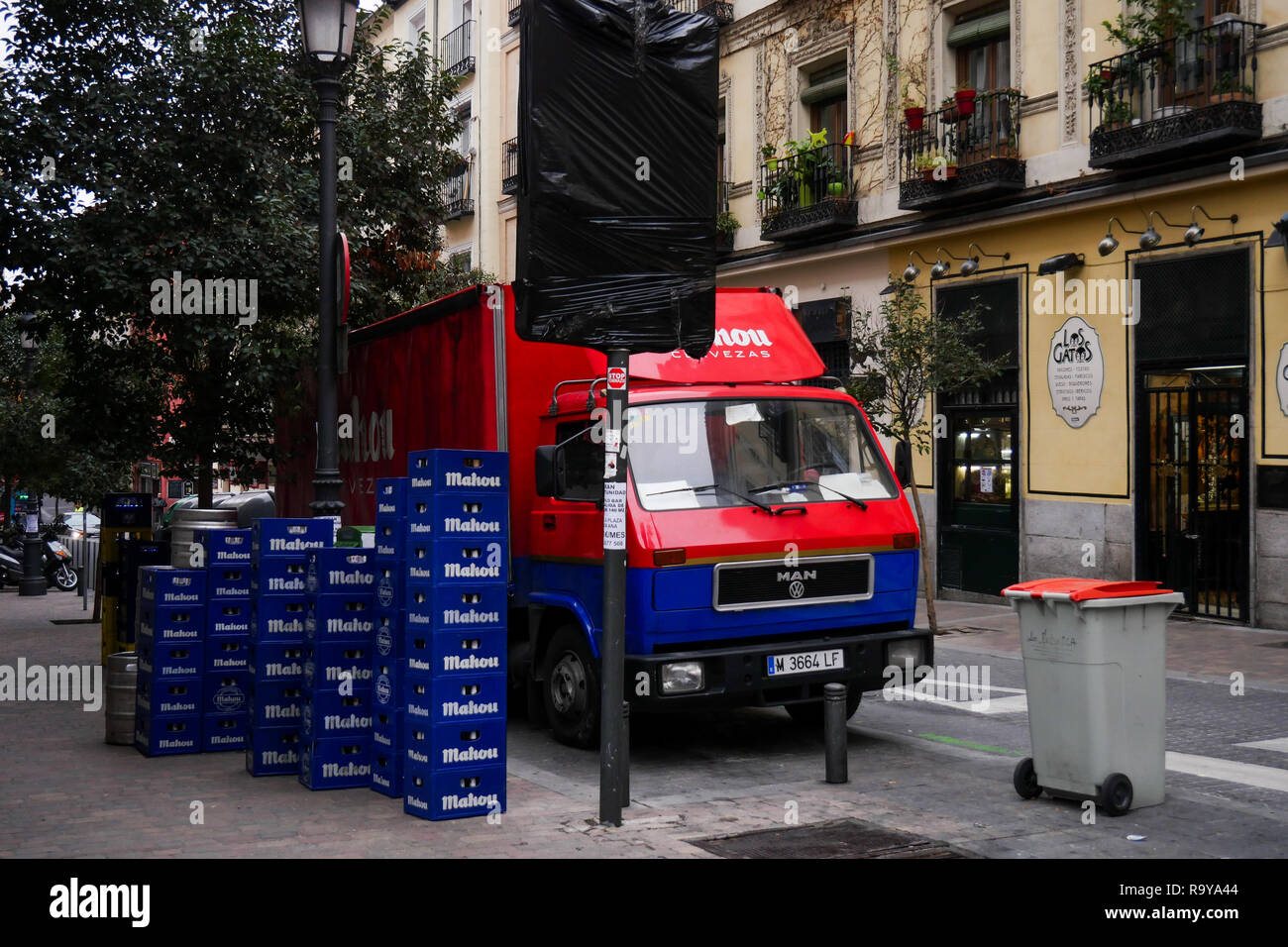 Delivering Mahou beer cases, Madrid, Spain Stock Photo
