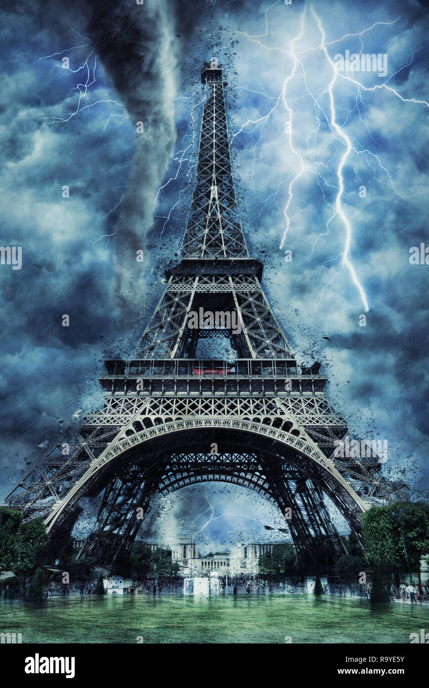 Eiffel tower during the heavy storm, rain and lighting in Paris ...