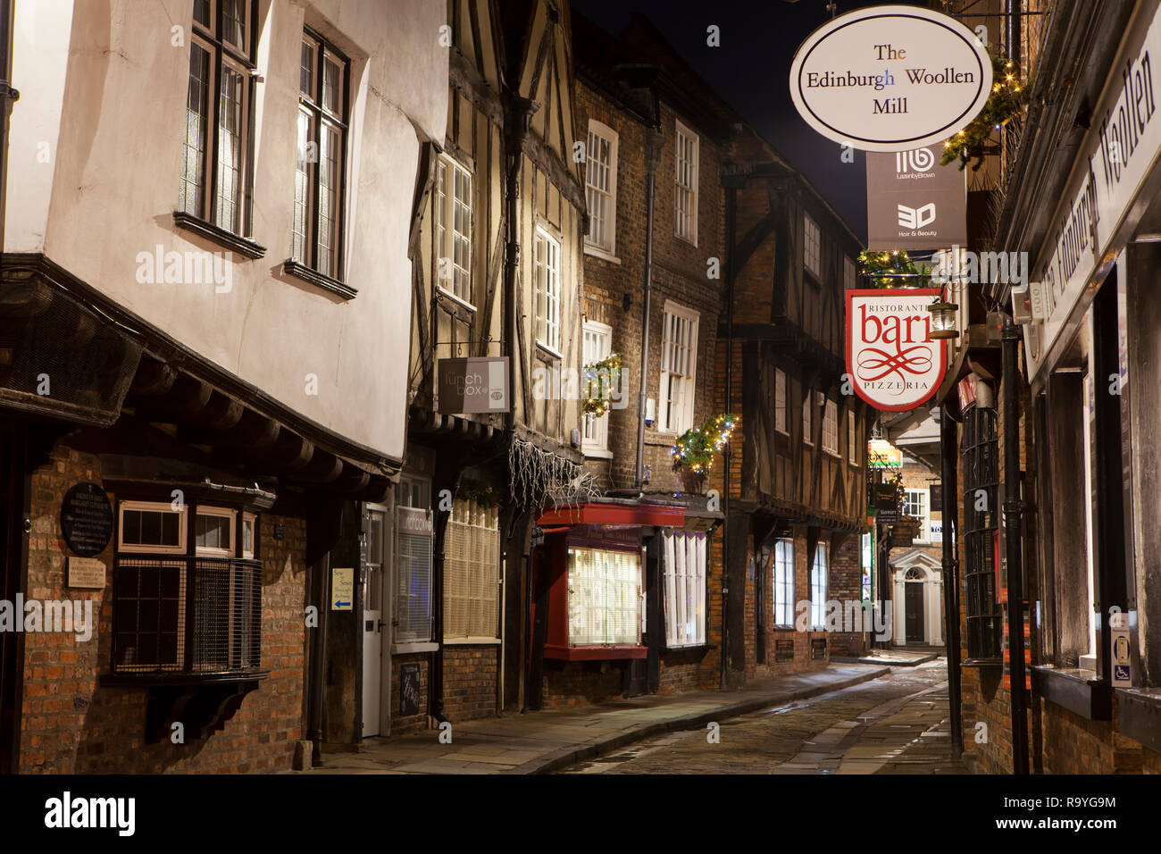 The shambles york christmas hi-res stock photography and images - Alamy