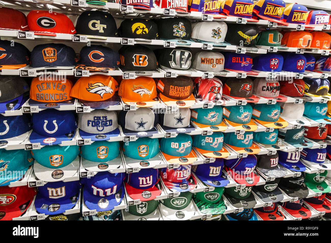 Fort Ft. Lauderdale Florida,Sunrise,Sawgrass Mills mall,Globall Sports New  Era,teams team hats caps,product products display sale,visitors travel trav  Stock Photo - Alamy