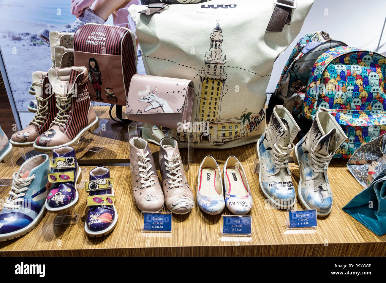 Shoes and bags hi-res stock photography and images - Alamy