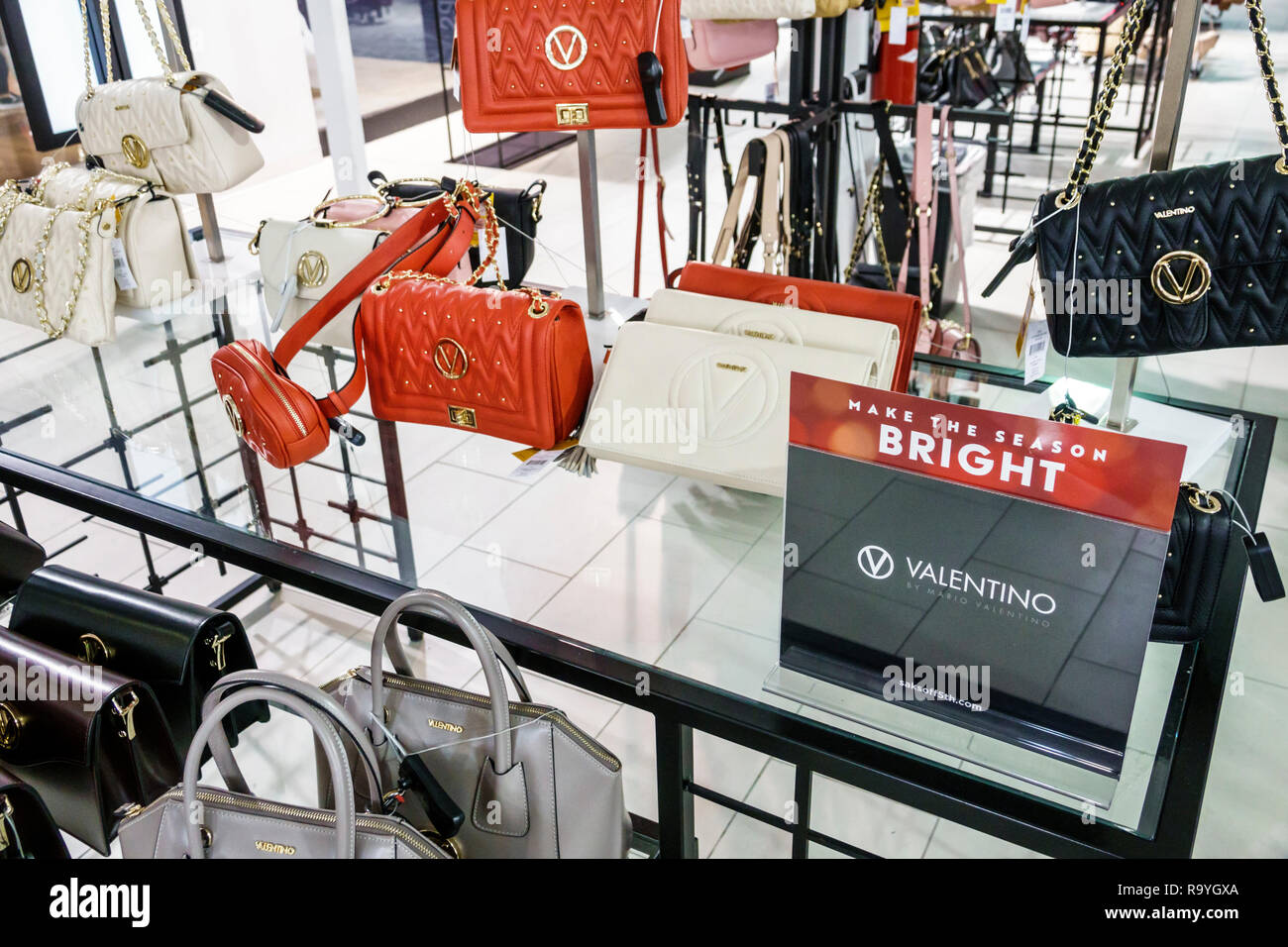 Saks Off 5th Avenue High Resolution Stock Photography and Images Alamy