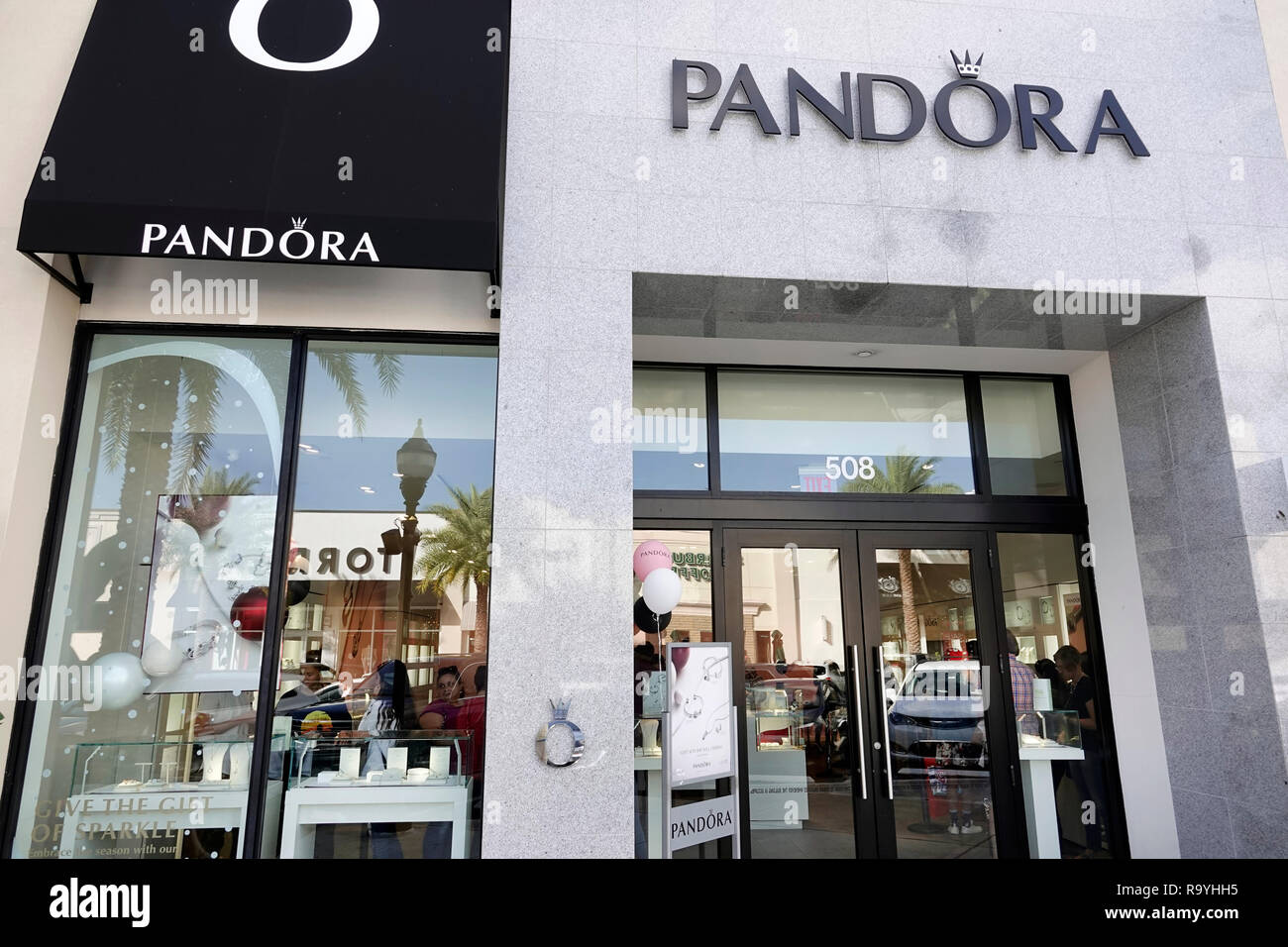 Pandora jewelry on sale dadeland mall