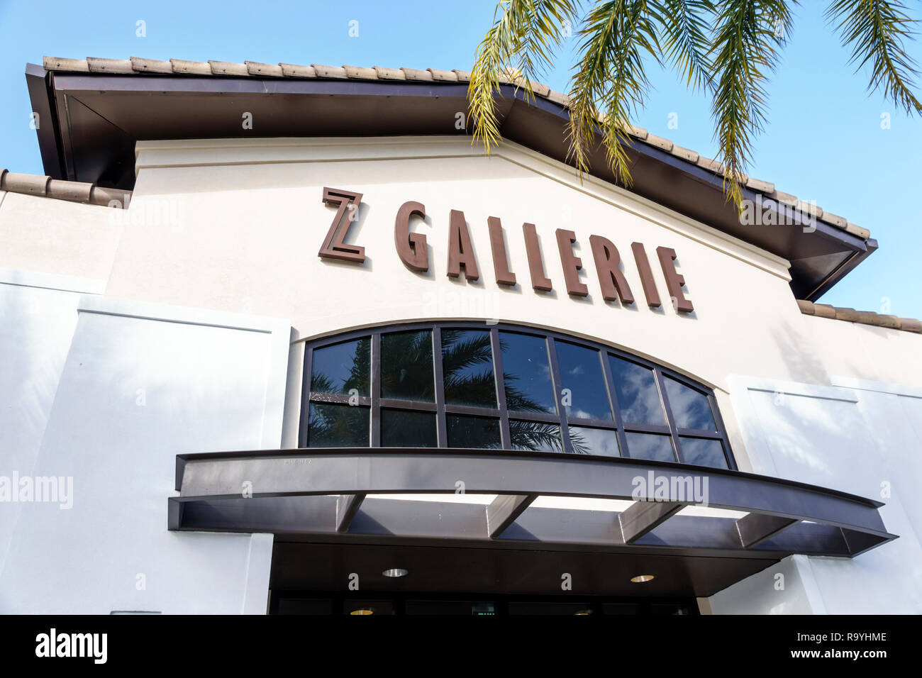 Fort Ft. Lauderdale Florida,Pembroke Pines,Shops At Pembroke Gardens mall,Z Gallerie,front entrance,home decor,display sale,FL181222142 Stock Photo