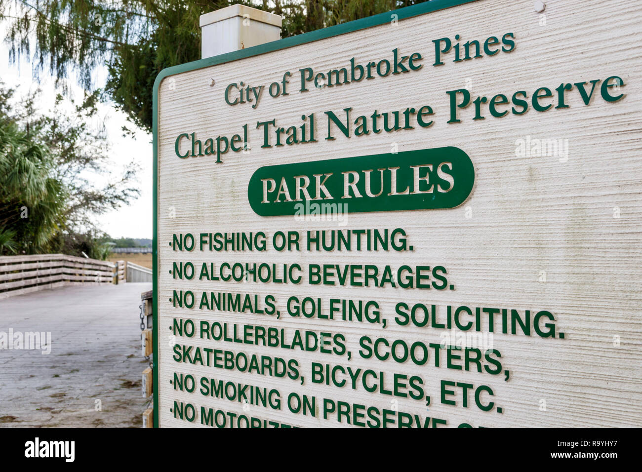 Fort Ft. Lauderdale Florida,Pembroke Pines,Chapel Trail Nature Preserve,sign park rules,FL181222170 Stock Photo