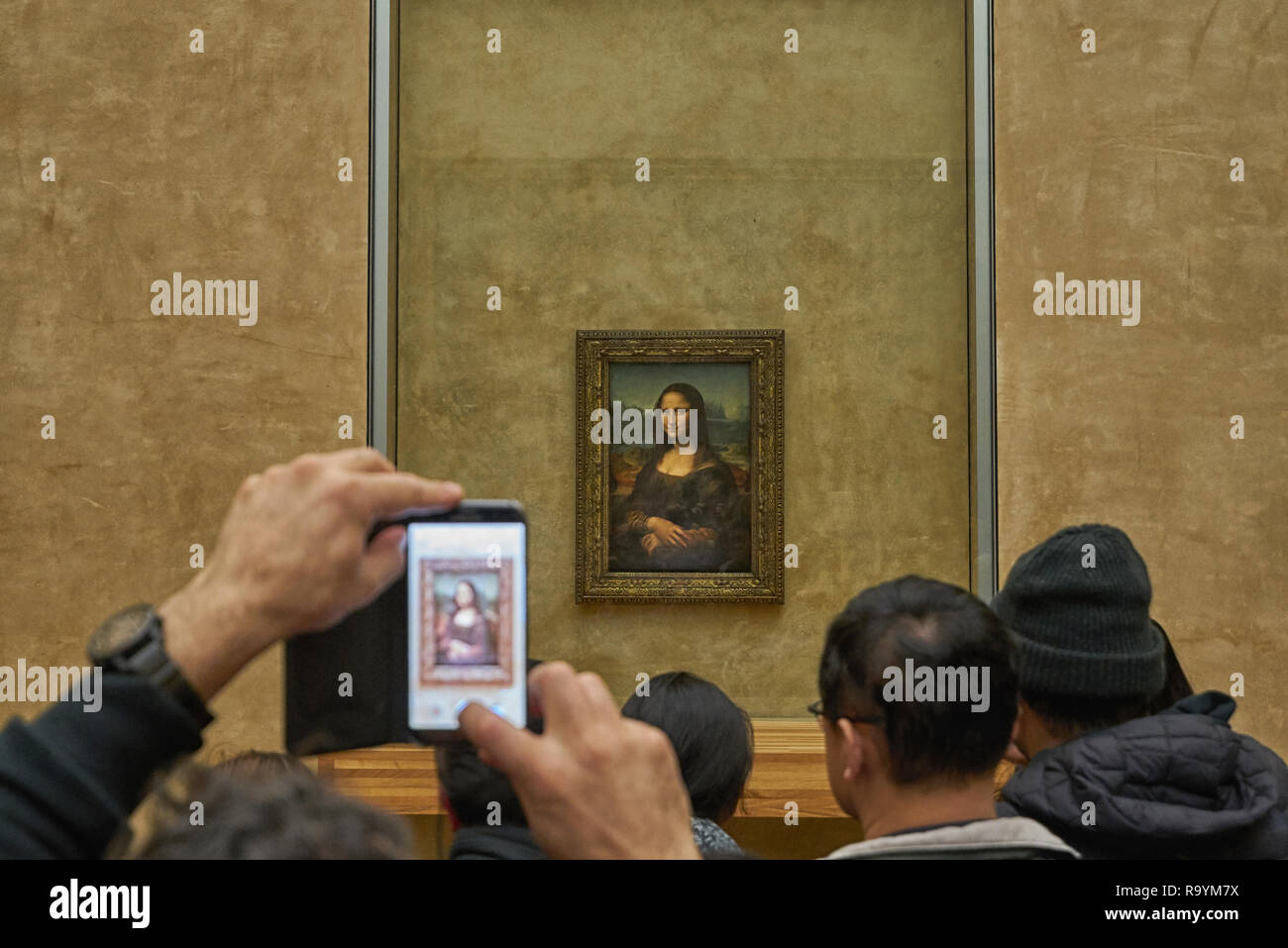 the mona lisa louvre paris Stock Photo Alamy