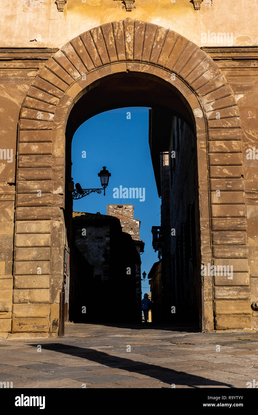 Palazzo Campana, the gateway to the oldest part of the town of Colle Val d'Elsa, Siena, Tuscany Stock Photo