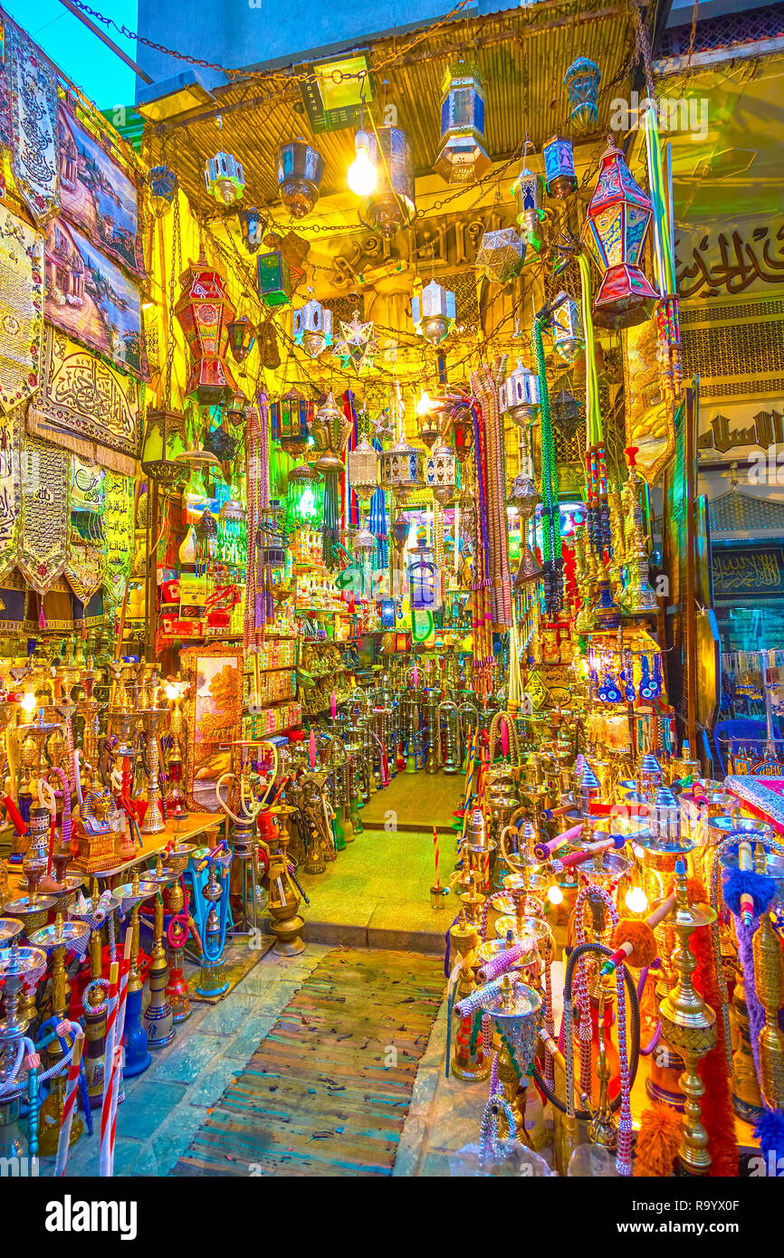 Market cairo egypt souvenirs hires stock photography and images Alamy