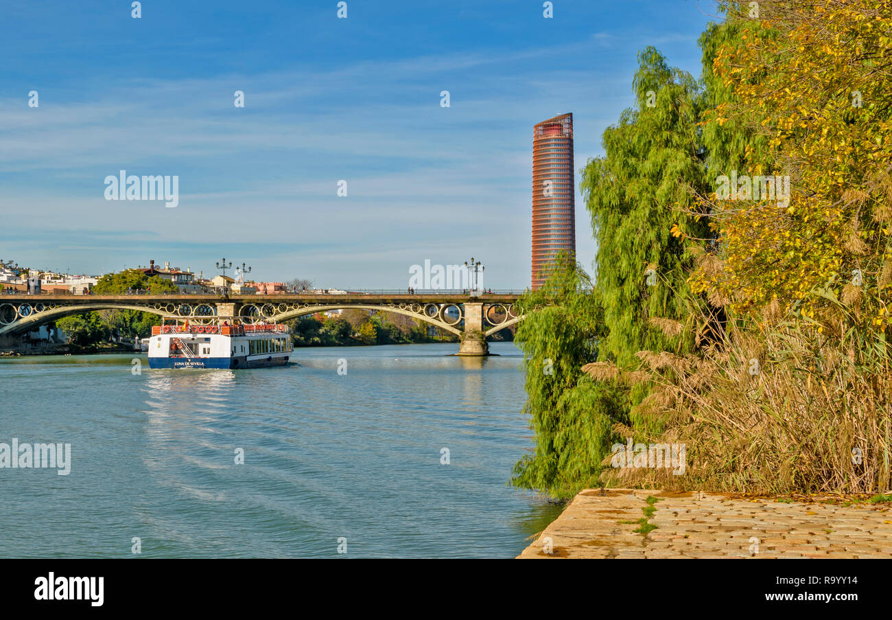 Seville triana boat hi-res stock photography and images - Alamy