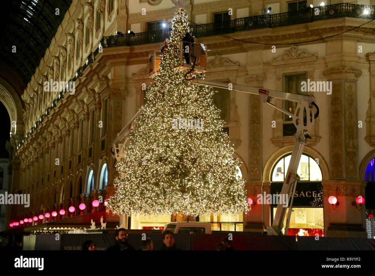 A Swarovski Christmas tree is switched on in Milan's Galleria Vittorio  Emanuele II Featuring: Atmosphere Where: Milan, Italy When: 28 Nov 2018  Credit: IPA/WENN.com **Only available for publication in UK, USA, Germany,