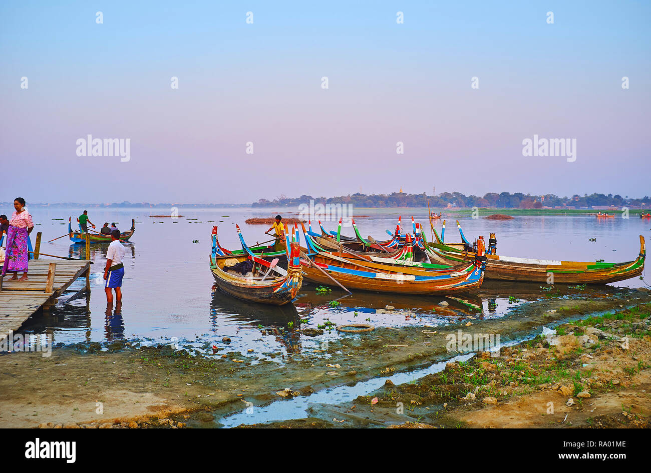 Amarapura myanmar february 21 hi-res stock photography and images - Alamy