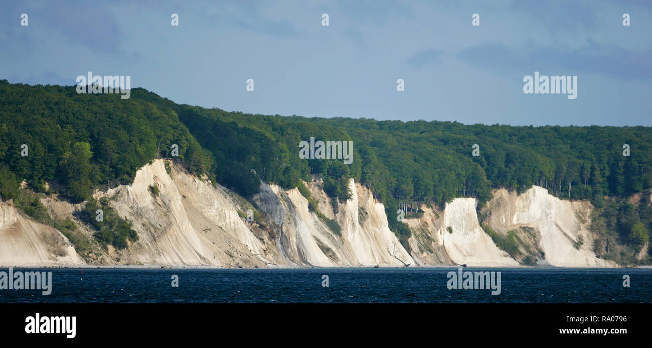 White cliffs of chalk formation at Ruegen Island coastline, Baltic Sea, Mecklenburg-Western Pomerania, Germany Stock Photo