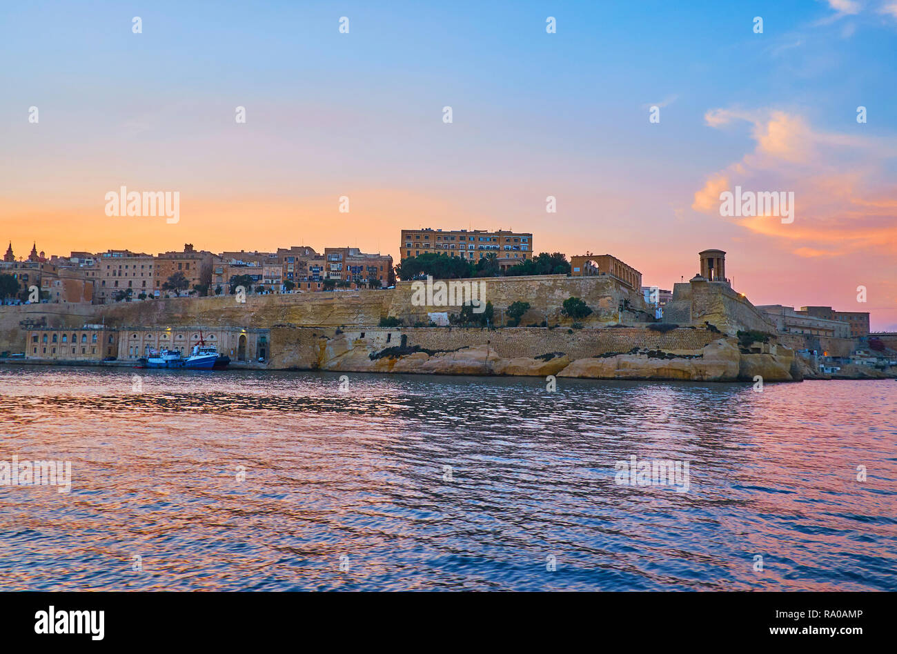relax-on-sunset-yacht-trip-around-valletta-grand-harbour-with-a-view-on