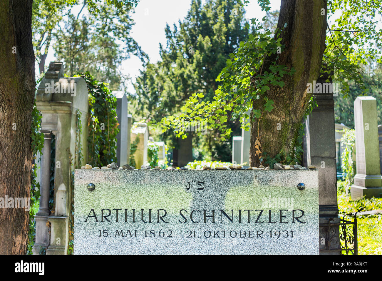 gravesite of austrian writer arthur schnitzler Stock Photo