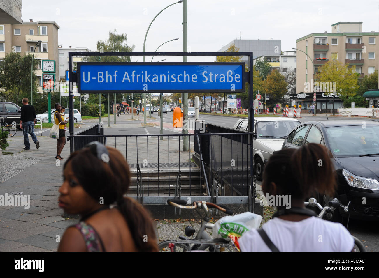 03.10.2011, Berlin, Deutschland, Europa - Zugang zum U-Bahnhof Afrikanische Strasse in Berlin-Wedding. 0SL111003D006CARO.JPG [MODEL RELEASE: NO, PROPE Stock Photo