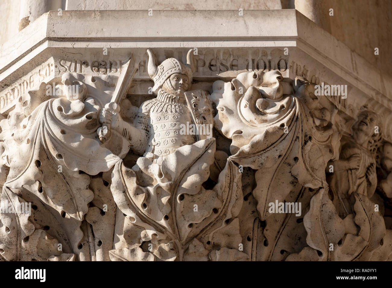 Corner detail doges palace hi-res stock photography and images - Alamy