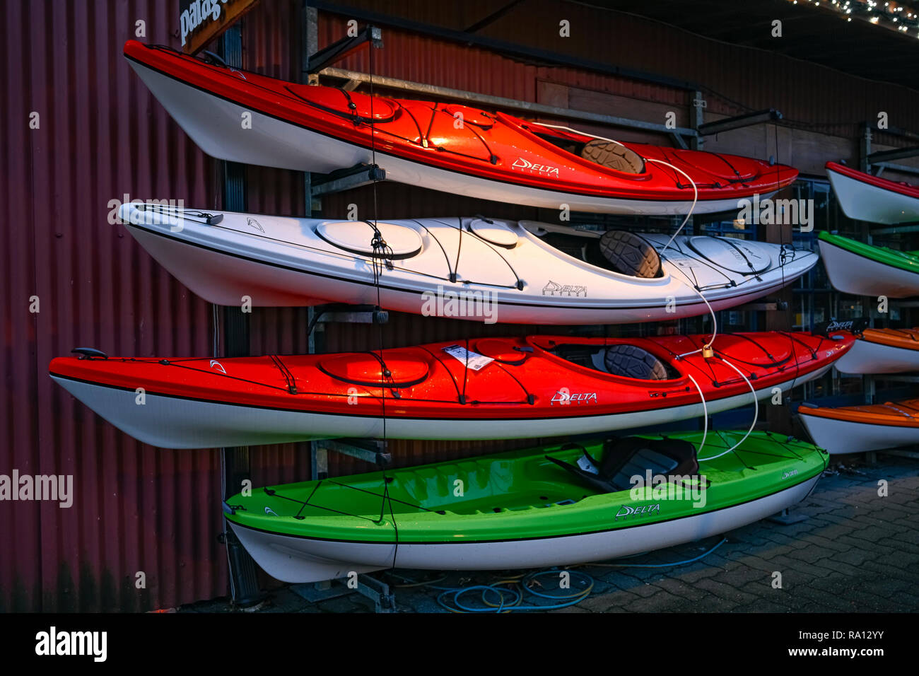 Kayak kayaks hires stock photography and images Alamy