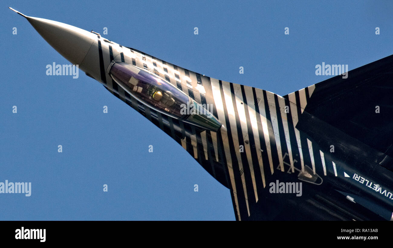 F 16 solo display team hi-res stock photography and images - Alamy