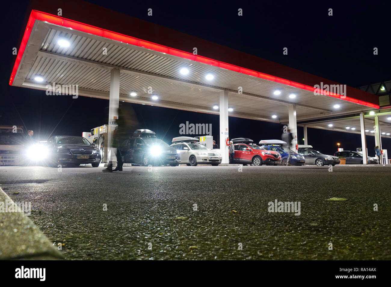 10.02.2018, Thueringen, Hermsdorf, Deutschland, TotalTankstelle an der A9. 00S180210D017CARO