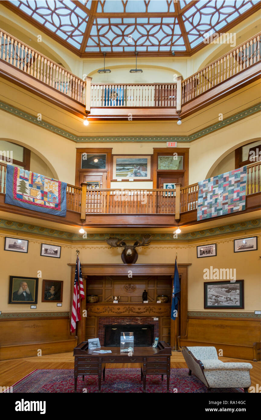 Maine State Building Poland Spring Stock Photo Alamy