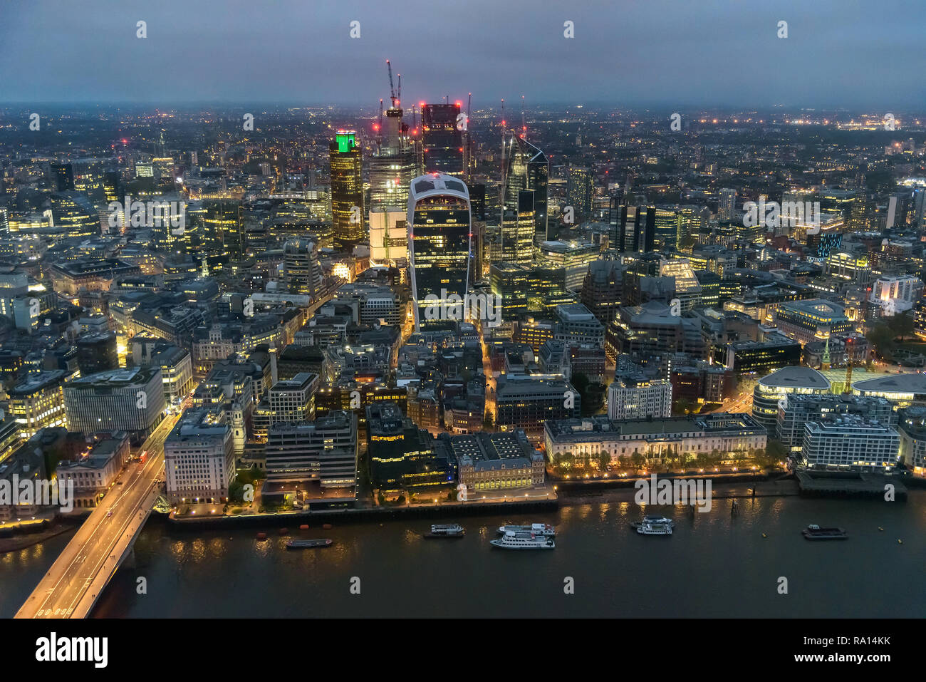 London skyline night above hi-res stock photography and images - Alamy