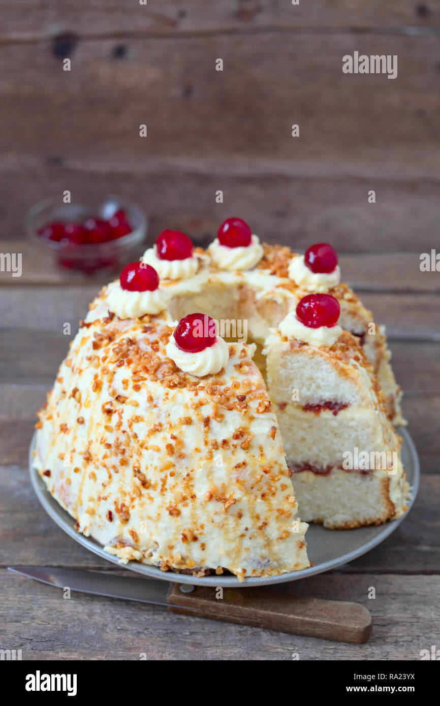 German sponge cake with vanilla buttercream Frankfurter Kranz Stock ...