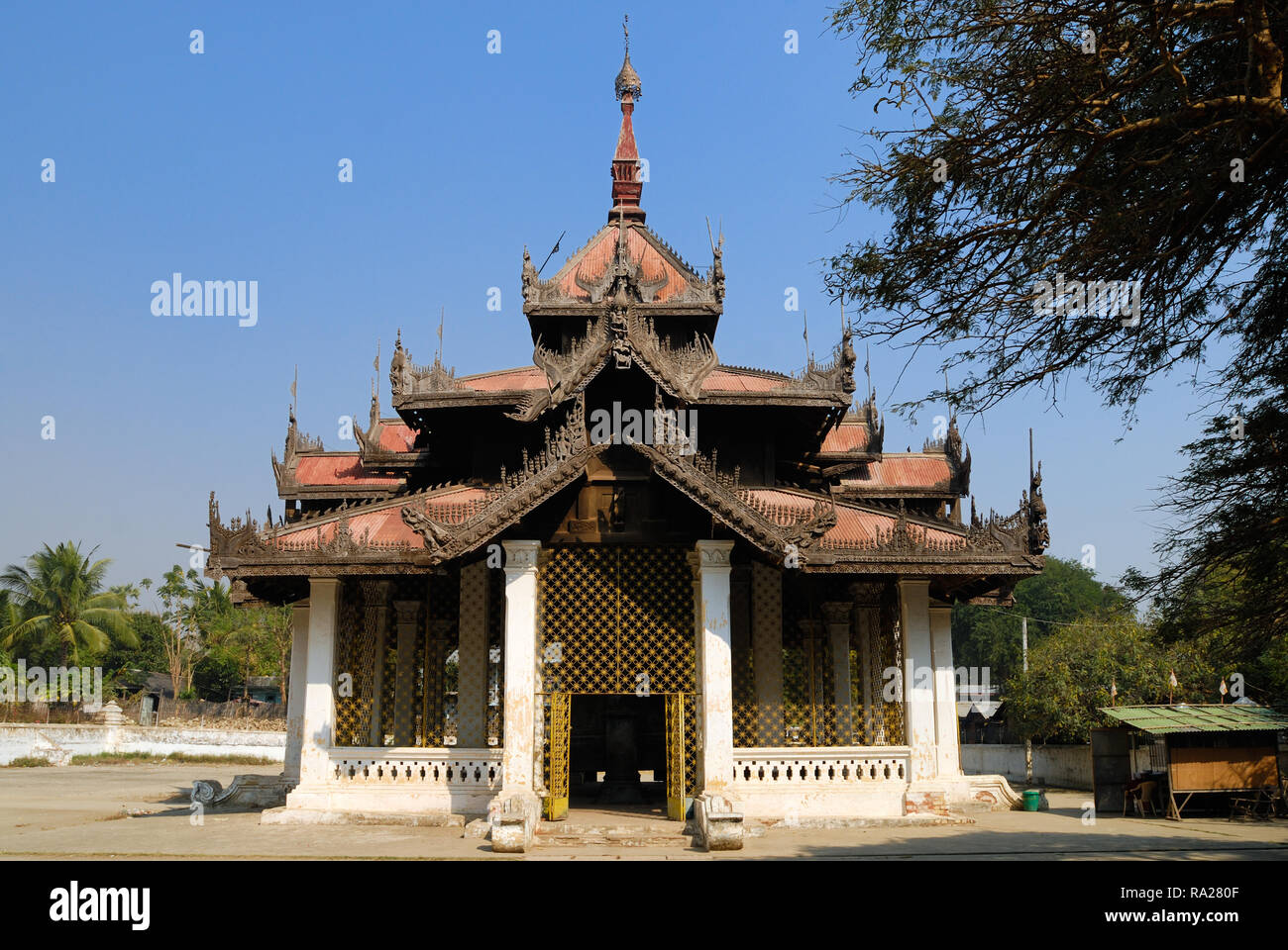 Pagoda around Mingun Bell, biggest hanging and intact bell of the world Stock Photo