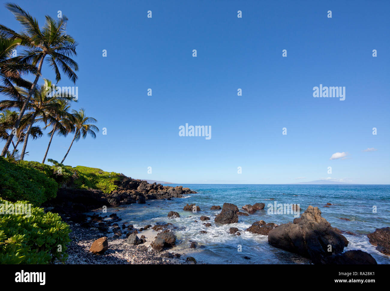 Maui rocky shoreline hi-res stock photography and images - Alamy