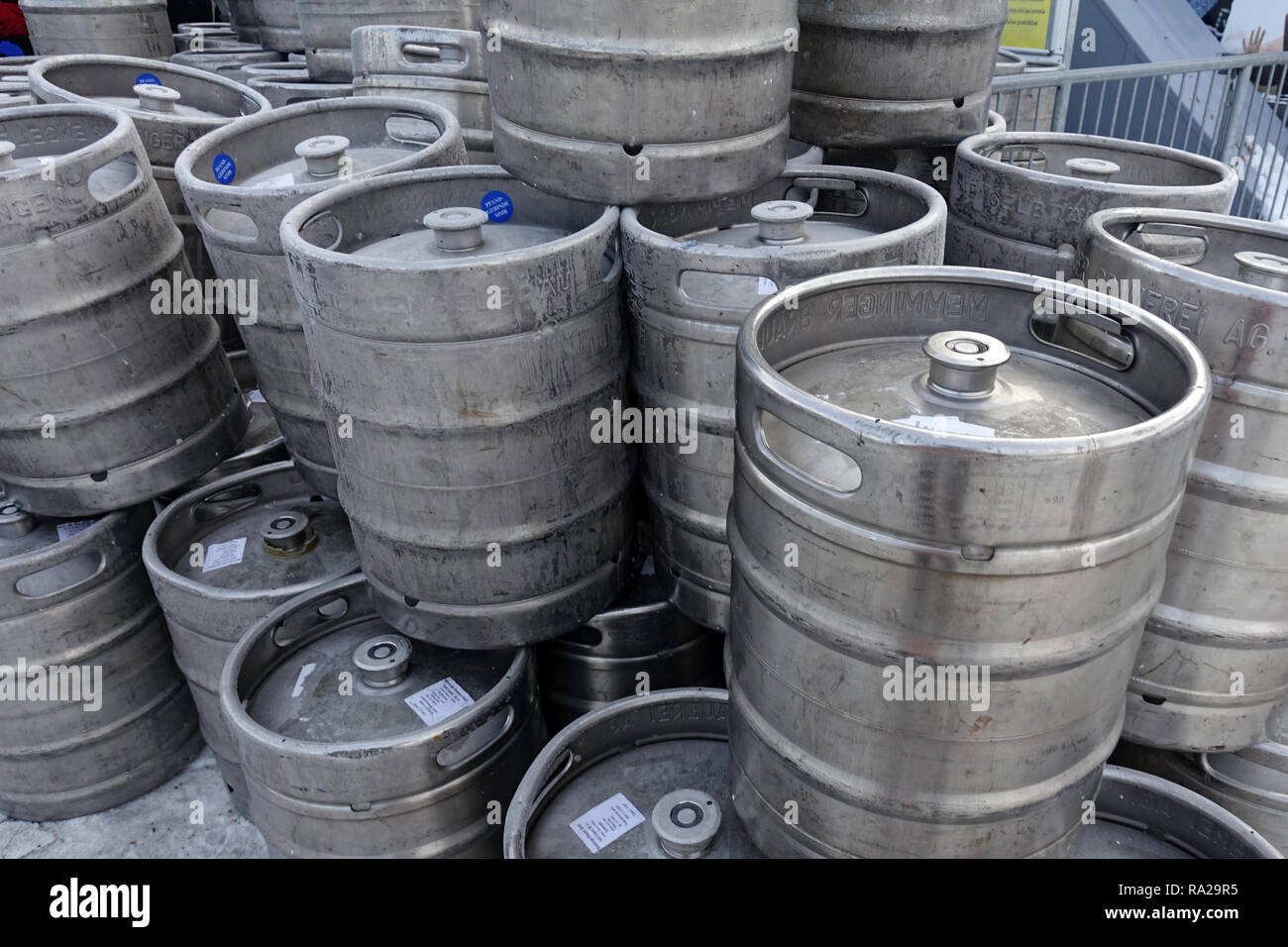 06.02.2018, Suedtirol, Reischach, Italien, Bierfaesser der Memminger Brauerei. 00S180206D062CARO.JPG [MODEL RELEASE: NOT APPLICABLE, PROPERTY RELEASE: Stock Photo