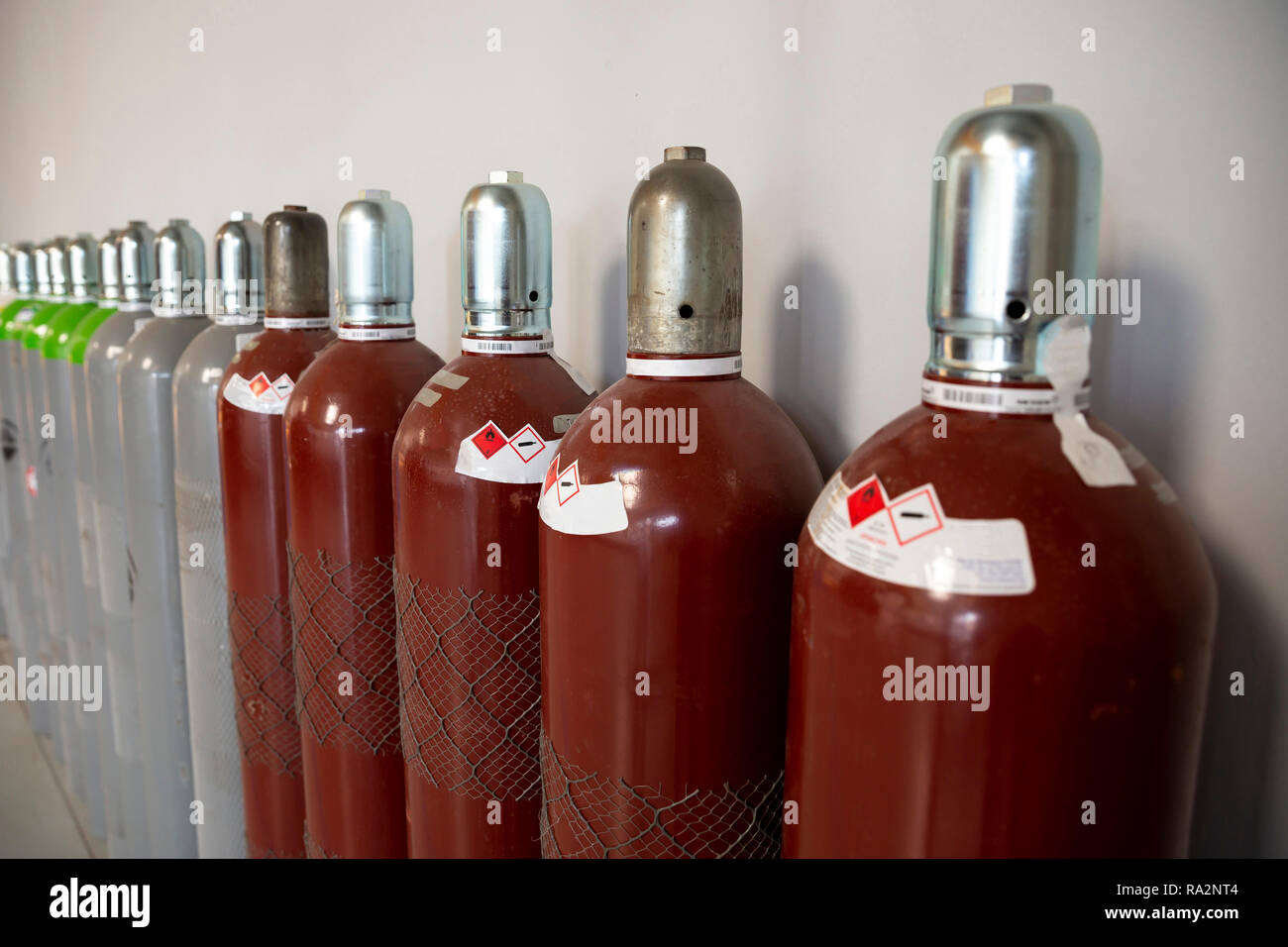 Seamless Steel Industrial Gas Cylinders. Pressurized Cylinder