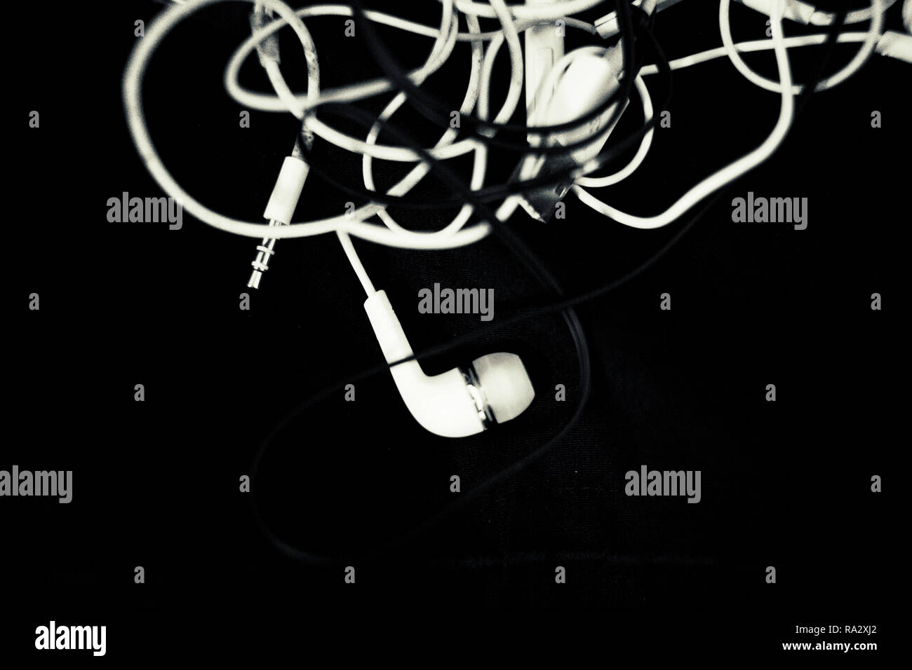 Tangled earphones hires stock photography and images Alamy