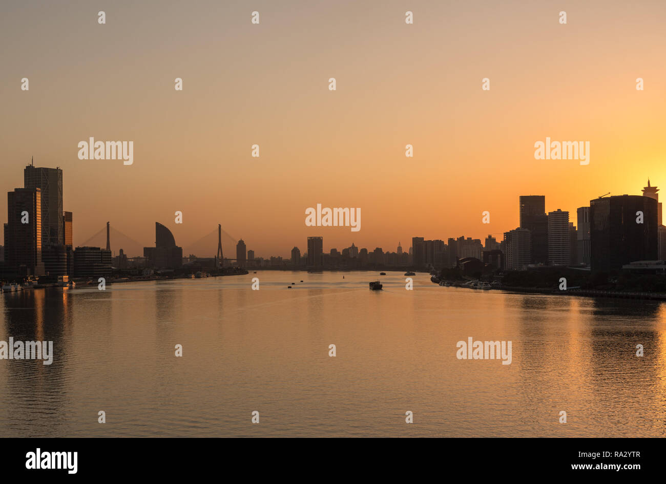 Sunrise over Huangpu river in Shanghai Stock Photo
