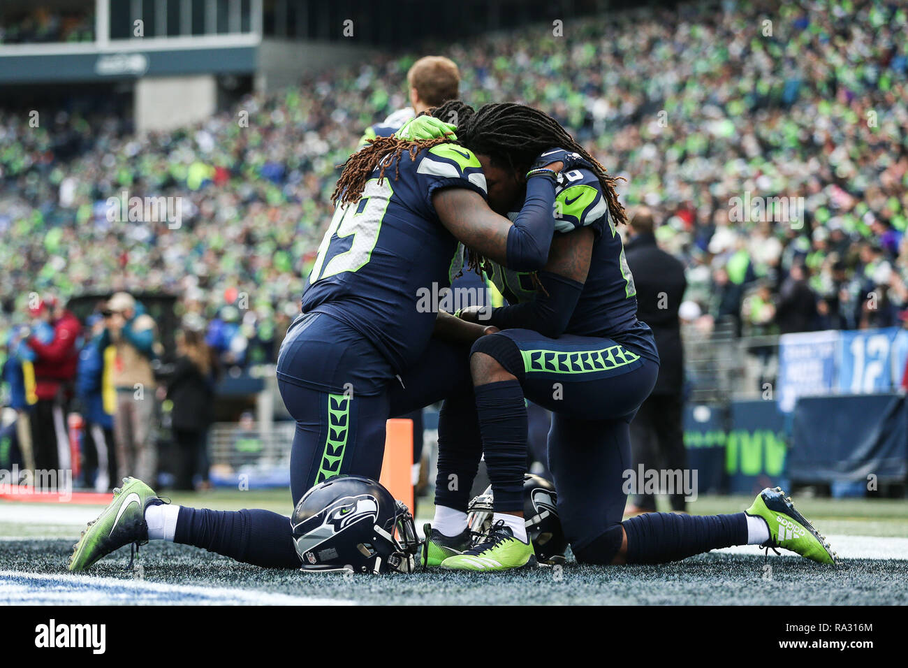 Seattle, WA, USA. 30th Dec, 2018. Seattle Seahawks linebacker Shaquem  Griffin (49) and Seattle Seahawks cornerback Shaquill Griffin (26) before a  game between the Arizona Cardinals and the Seattle Seahawks at CenturyLink