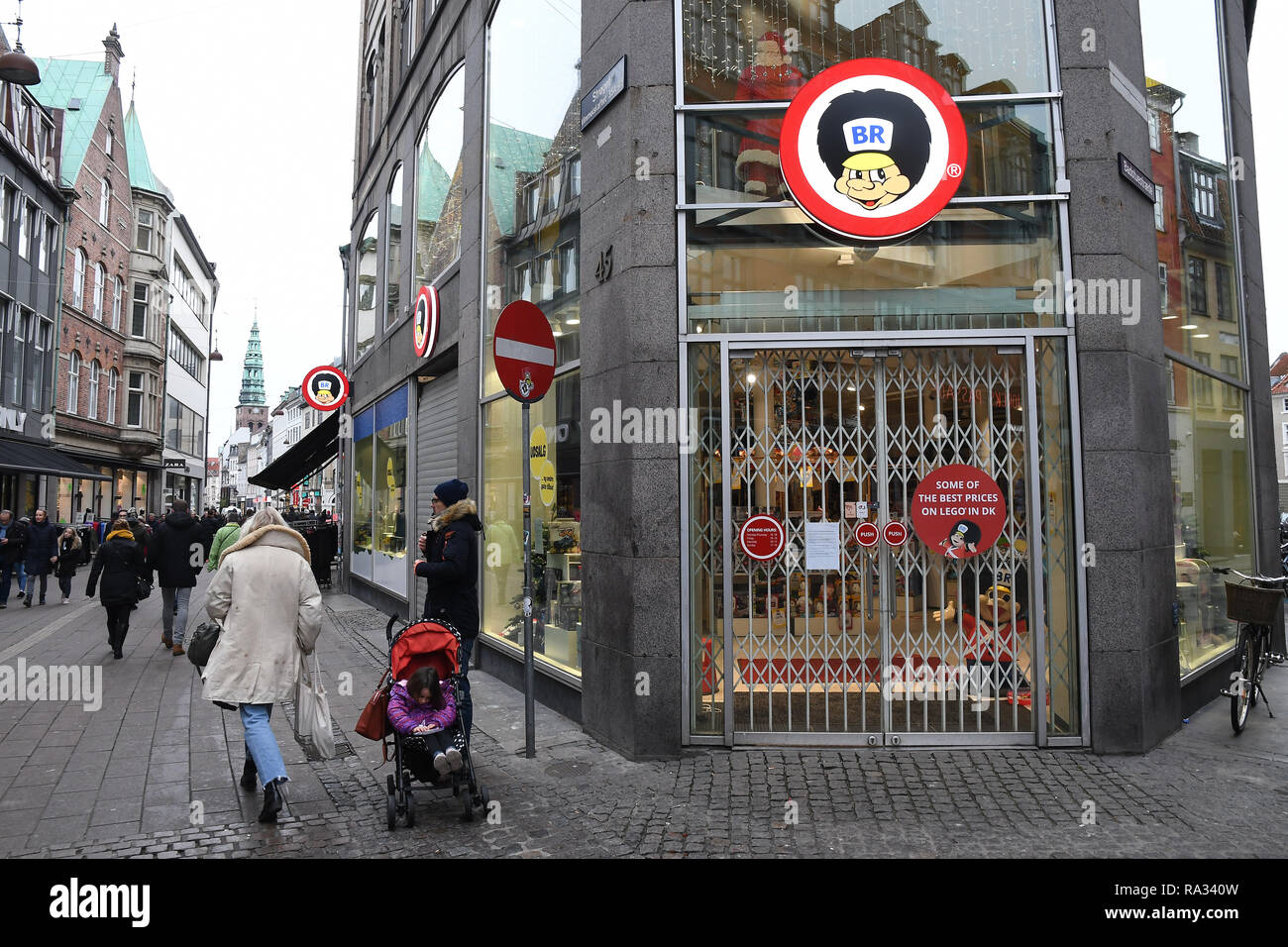 Copenhagen, Denmark. 31st Dec, 2018. Top Toy declared bankruptcy December 2018. BR toy store, which is owned by Top Toy, has closed today 31st Dec, 2018. Credit: Joseph Dean