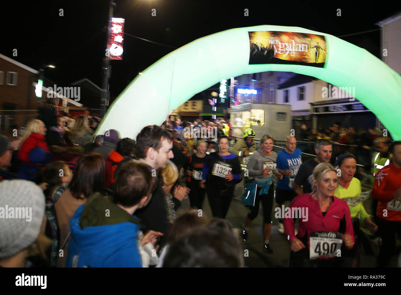 Mountain Ash, Wales, UK 31st December 2018. Nos Galan 2018 road races, Mountain Ash in South Wales on Monday 31st December 2018. this is the 60th anniversary race of the event Credit: Andrew Orchard/Alamy Live News Stock Photo