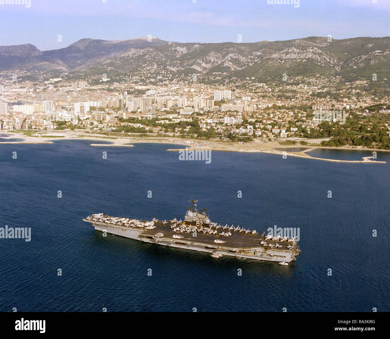 Uss independence cv 62 hi-res stock photography and images