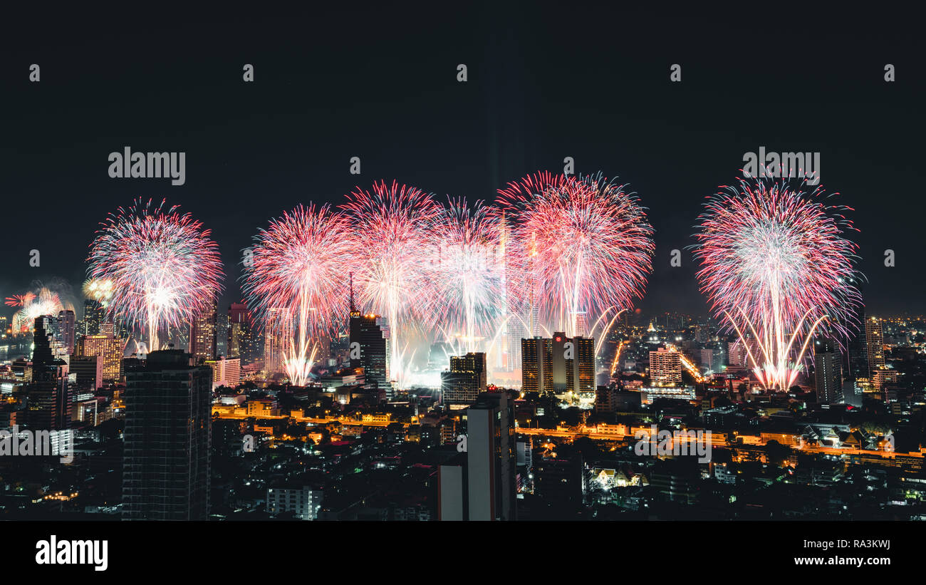 Beautiful fireworks on Happy New Year 2019 celebration event by Chaophraya river in Bangkok city Stock Photo