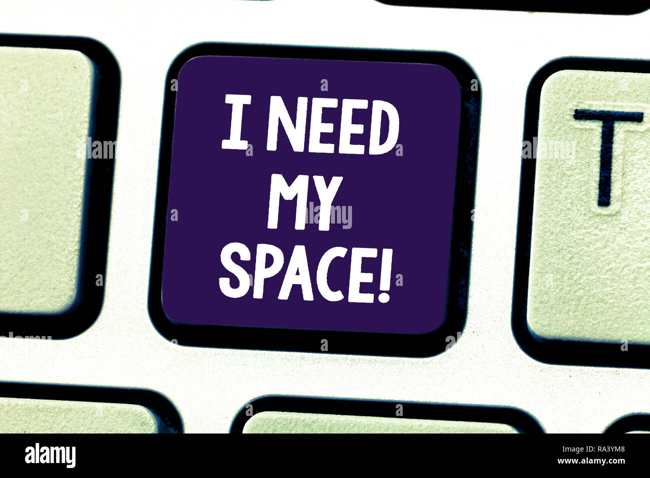 I don't love you надпись. It is i need my. It is i need my. Обои на телефон i need help. Need your love.