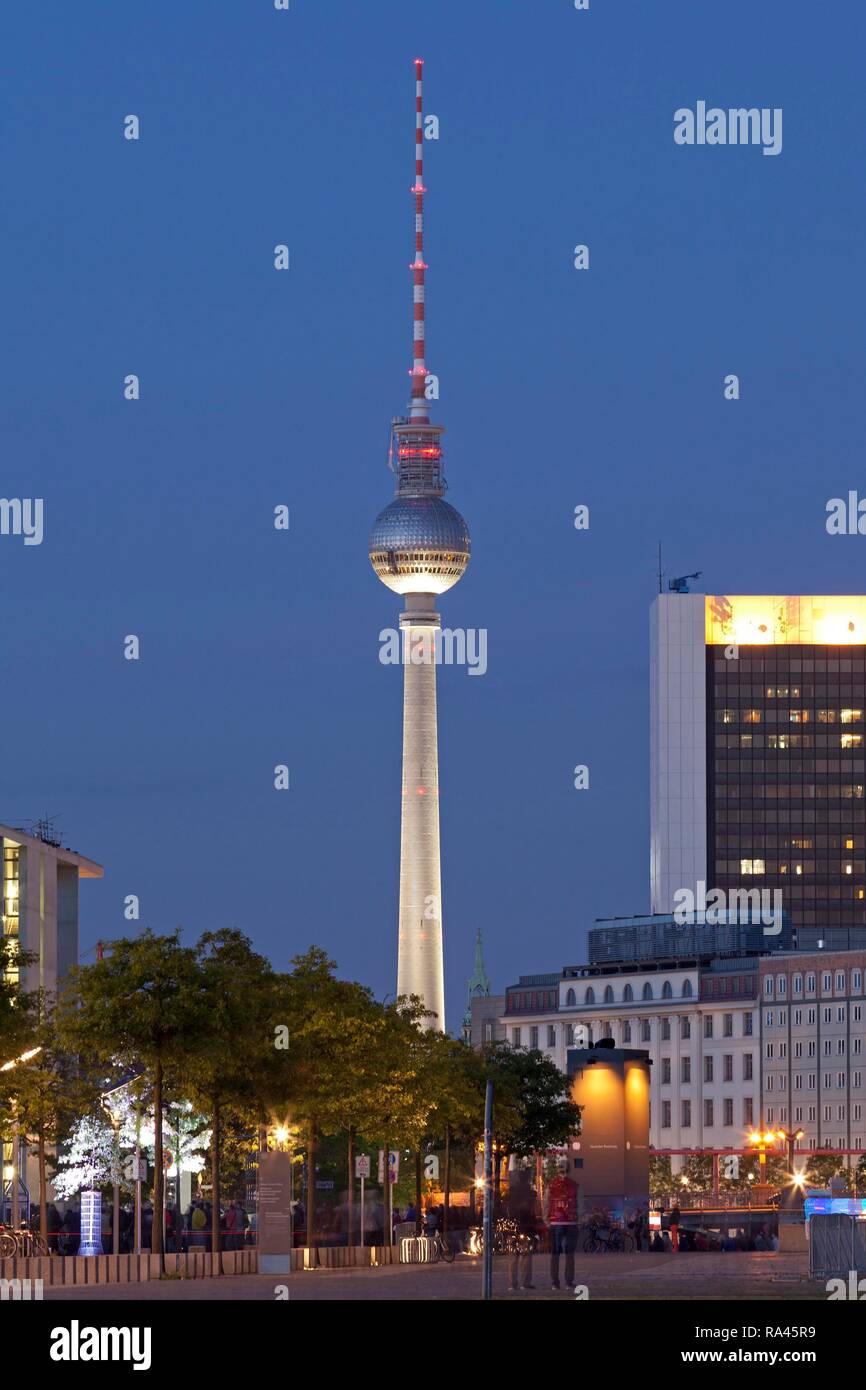 Berlin TV Tower, Fernsehturm Alex at dusk, Berlin, Germany Stock Photo
