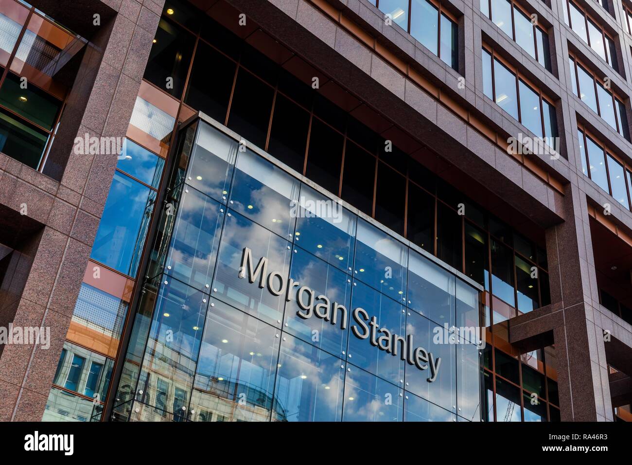 Office building of the US bank Morgan Stanley, financial and banking district Canary Wharf, London, Great Britain Stock Photo