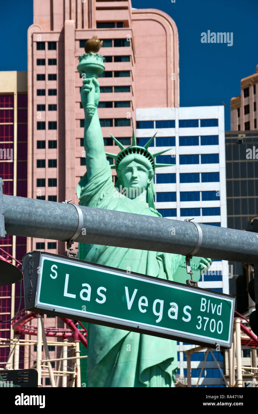 Las vegas blvd street sign hi-res stock photography and images - Alamy