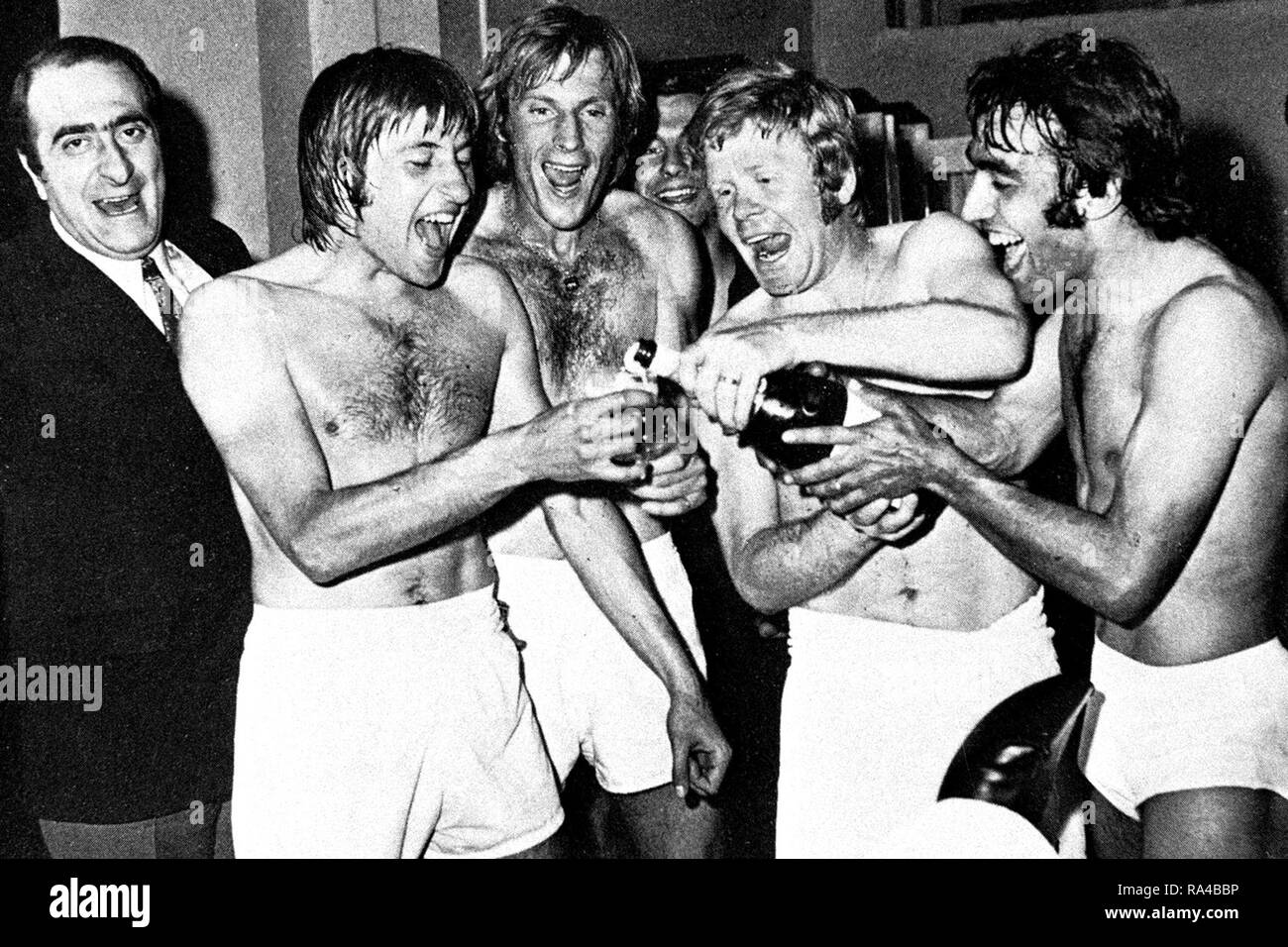 Rome, Olimpico stadium, 20 May 1973. Juventus staff and players - from left: the social doctor dr. Francesco La Neve, Gianpietro Marchetti, Francesco Morini, Helmut Haller and Pietro Anastasi - celebrate in the locker room at the end the challenge against Roma Stock Photo