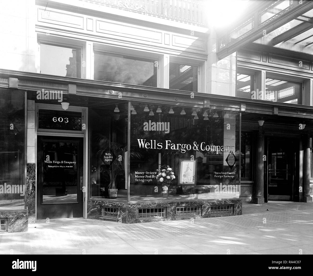 Wells fargo express Black and White Stock Photos & Images - Alamy