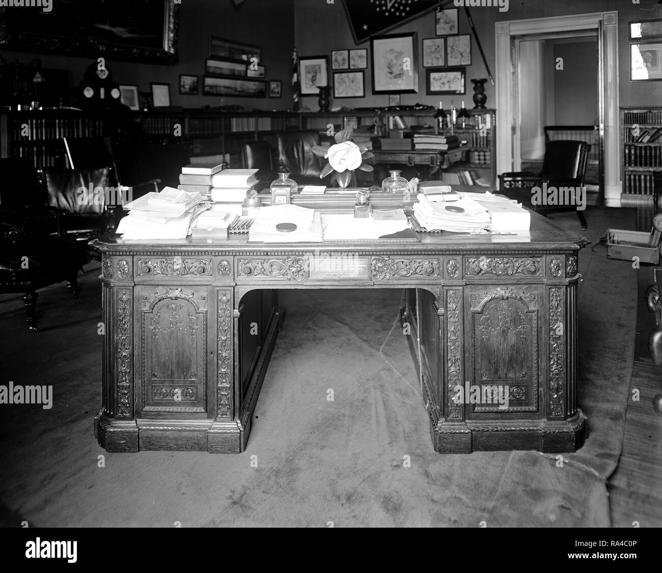 White House President Desk Ca 1905 1945 Stock Photo 229978582
